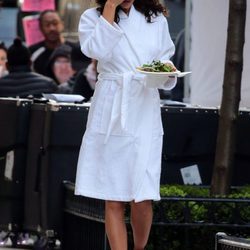 Irina Shayk preparándose para una sesión de fotos para Vogue en Central Park