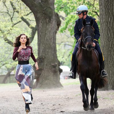 Irina Shayk durante una sesión de fotos para Vogue en Central Park