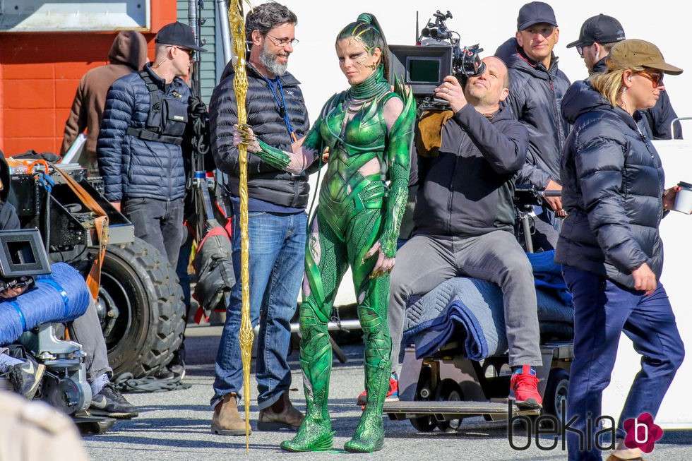 Elizabeth Banks caracterizada como 'Rita Repulsa' en el rodaje de la película 'Power Rangers'