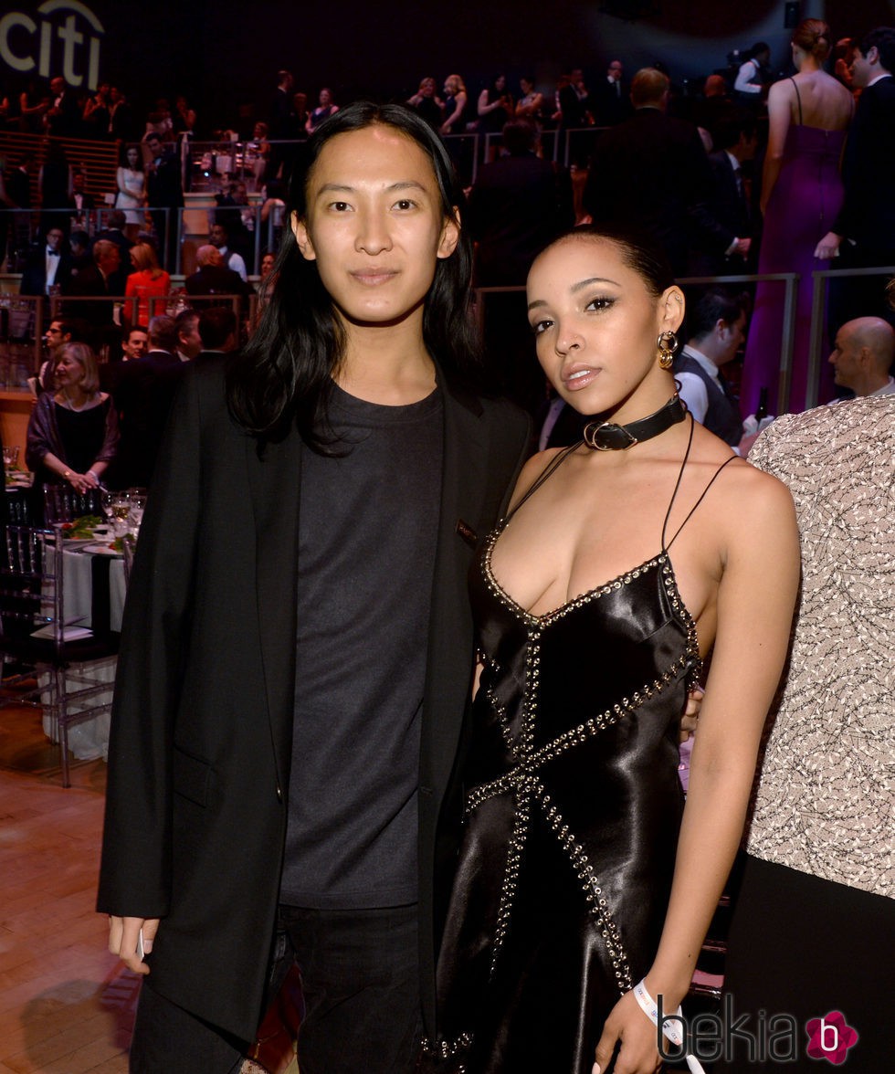 Alexander Wang y Tinashe en la fiesta organizada por la revista Time en Nueva York