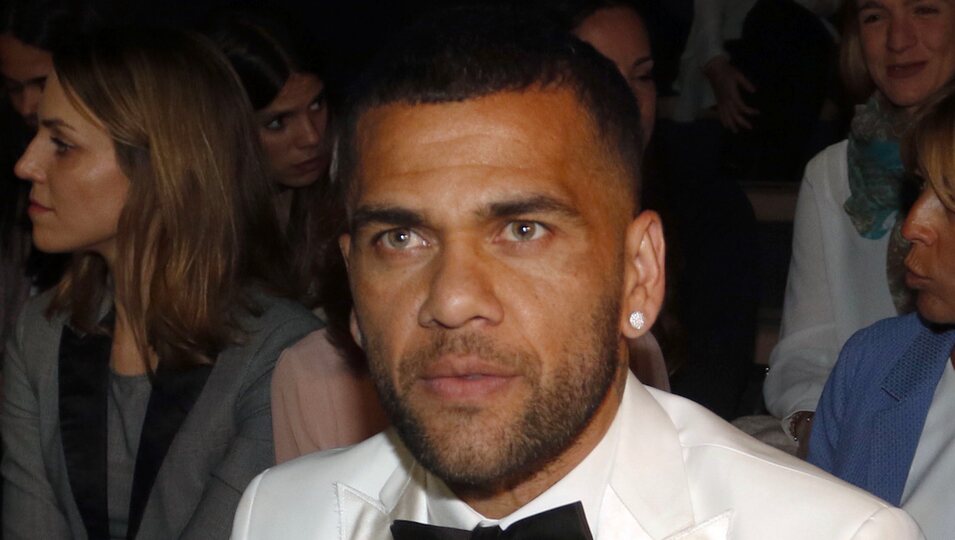 Dani Alves en el desfile de Rosa Clará en Barcelona Bridal Fashion Week 2016