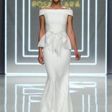 Rocío Crusset desfilando para Rosa Clará en Barcelona Bridal Fashion Week 2016