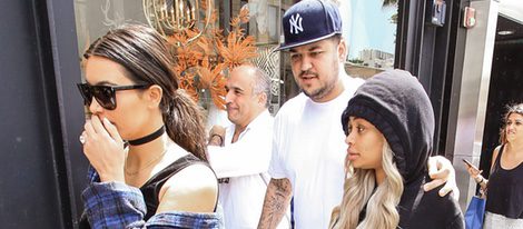 Blac Chyna, Kim y Rob Kardashian por las calles de Beverly Hills