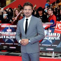 Jeremy Renner en la premiere de la película 'Capitán América: Civil War' en Londres