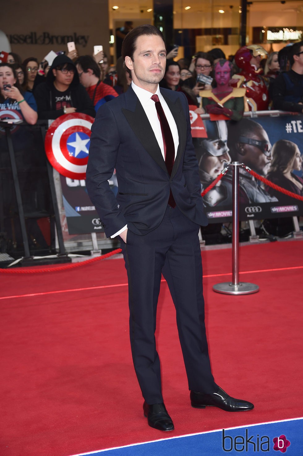 Sebastian Stan en la premiere de la película 'Capitán América: Civil War' en Londres