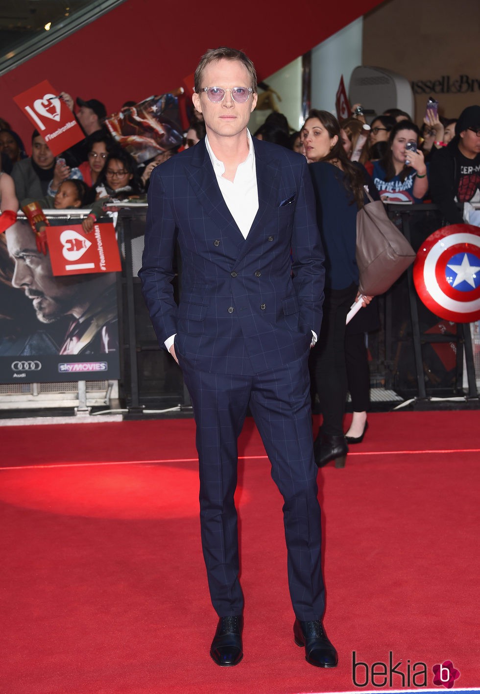 Paul Bettany en la premiere de la película 'Capitán América: Civil War' en Londres