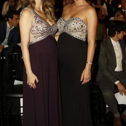 Malena Costa y Astrid Klisans en el desfile de Pronovias de la Barcelona Bridal Fashion Week 2016