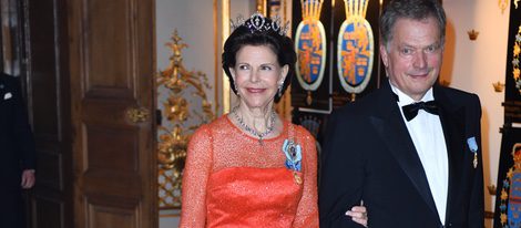 La Reina Silvia de Suecia y  Sauli Niinistö en la cena de gala en el 70 cumpleaños del Rey Gustavo de Suecia