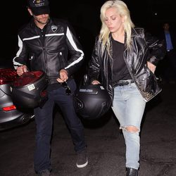 Bradley Cooper y Lady Gaga pasean juntos por Los Angeles