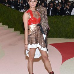 Alicia Vikander en la Gala Met 2016