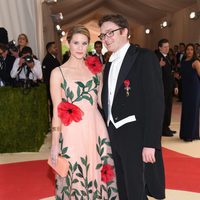 Elizabeth Cordry y Charles Shaffer en la Gala Met 2016