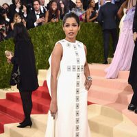 Freida Pinto en la Gala Met 2016