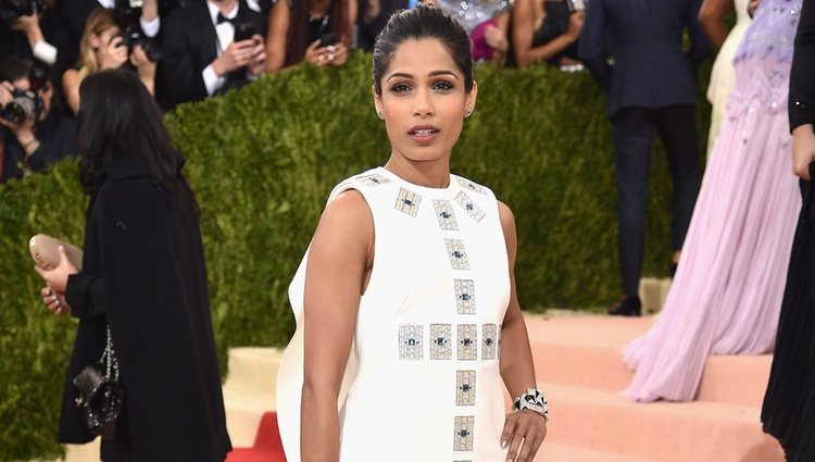 Freida Pinto en la Gala Met 2016