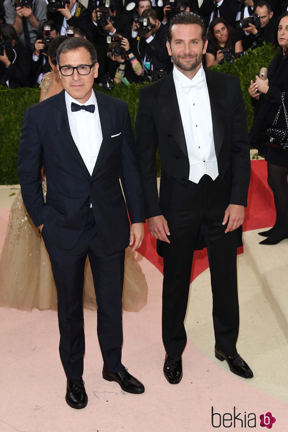 Bradley Cooper y David O. Russell en la Gala del MET 2016