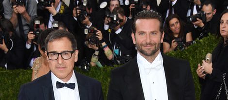 Bradley Cooper y David O. Russell en la Gala del MET 2016