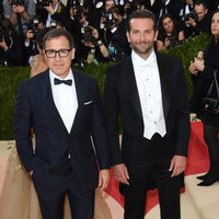 Bradley Cooper y David O. Russell en la Gala del MET 2016