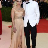 Robert Pattinson y FKA Twigs en la Gala del MET 2016