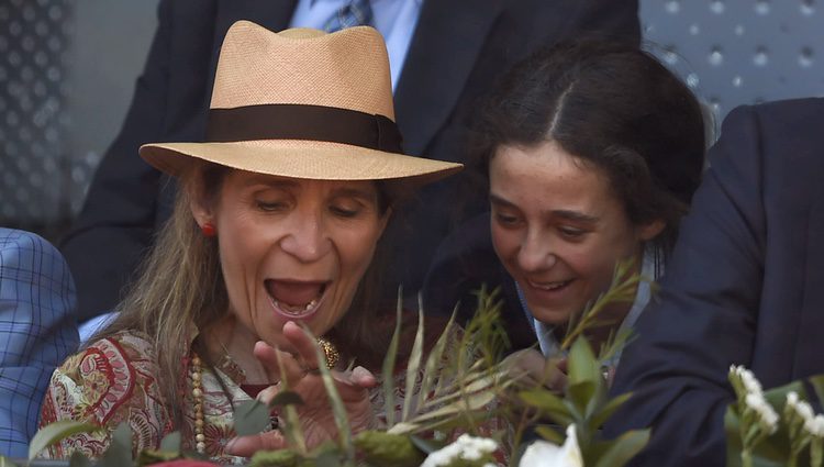 La Infanta Elena y Victoria de Marichalar, asombradas en el Madrid Open 2016