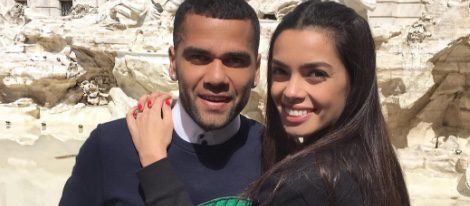 Dani Alves y Joana Sanz en la Fontana Di Trevi en Roma