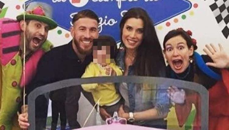 Sergio Ramos Rubio celebra su 2 cumpleaños con Sergio Ramos y Pilar Rubio