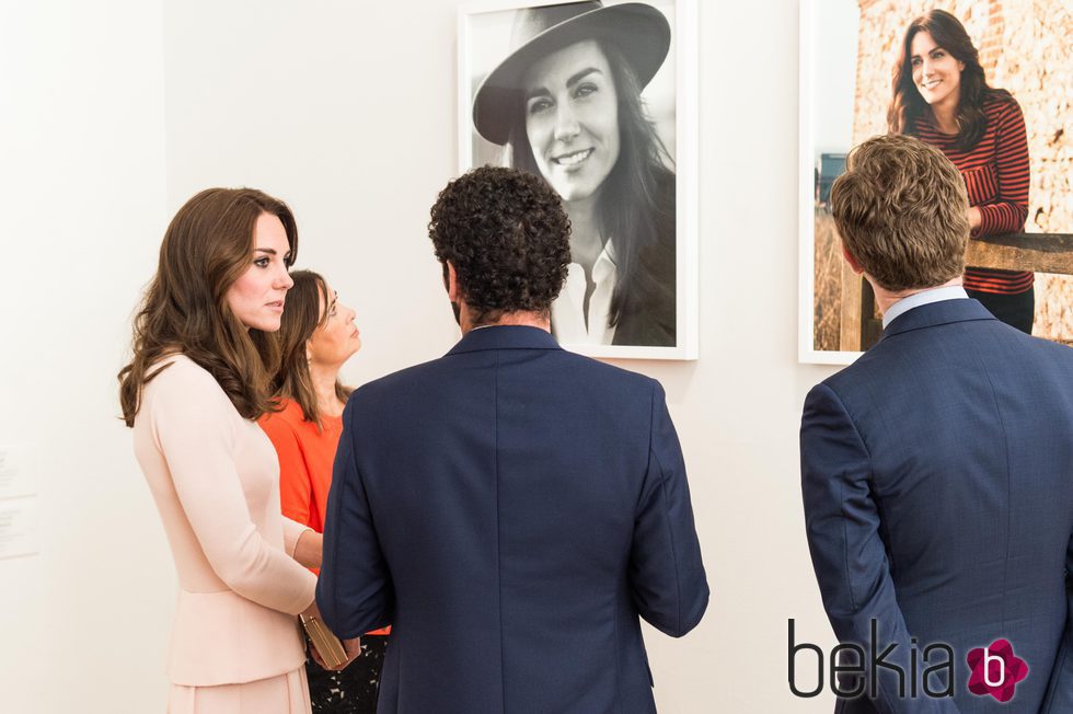 Kate Middleton en la inauguración de la exposición 'Vogue 100: A Century Of Style'