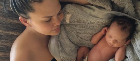 Chrissy Teigen y su hija Luna Simone