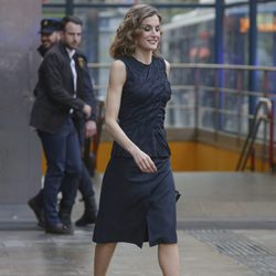 La Reina Letizia en el Metro de Callao en la final del certamen de monólogos científicos 'FameLab España 2016'