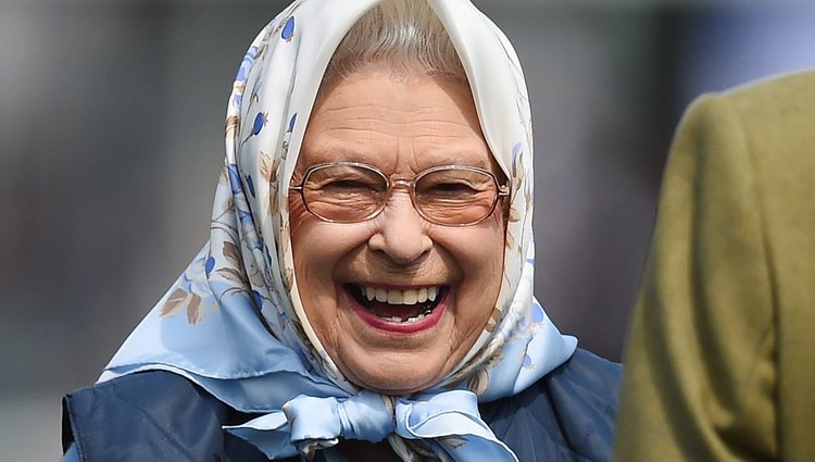 La Reina Isabel ríe divertida en el Royal Windsor Show