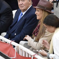 El Rey Juan Carlos y la Infanta Elena en la corrida de San Isidro 2016