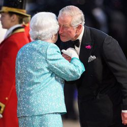 La Reina Isabel II de Inglaterra y el Principe Carlos en el Royal Windsor Horse Show 2016