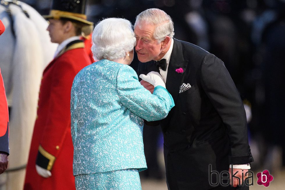 La Reina Isabel II de Inglaterra y el Principe Carlos en el Royal Windsor Horse Show 2016