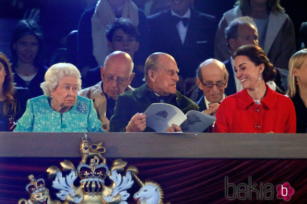 La Reina Isabel II, el Duque de Edimburgo y la Duquesa de Cambridge en el Royal Windsor Horse Show 2016