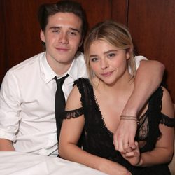 Chloe Moretz y Brooklyn Beckham en el after party de 'Malditos Vecinos 2'