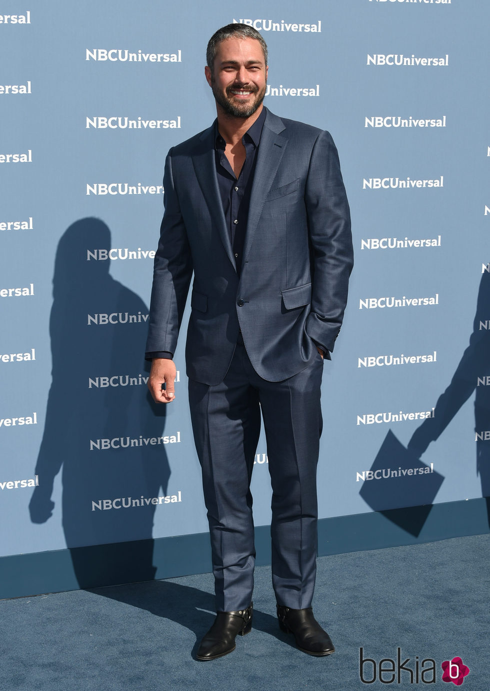 Taylor Kinney en la presentación de la nueva temporada de la NBCUniversal 2016