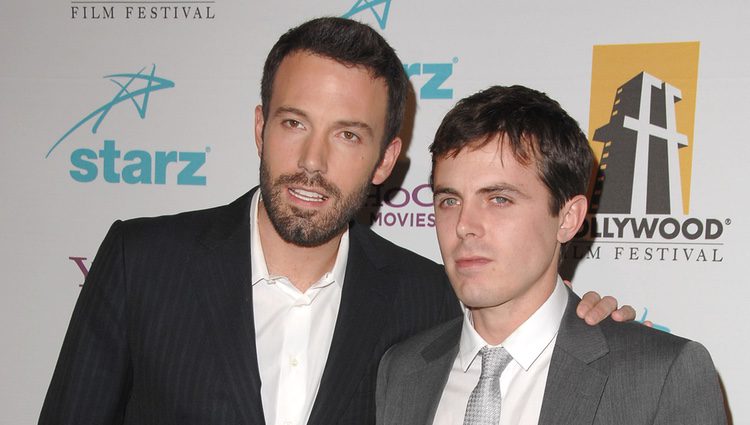 Ben y Casey Affleck en el Annual Hollywood Awards