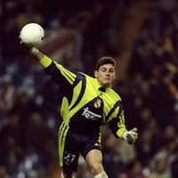 Iker Casillas en su debut como portero titular del Real Madrid