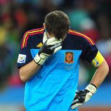 Iker Casillas lamentándose en el primer partido del Mundial de Sudáfrica 2010