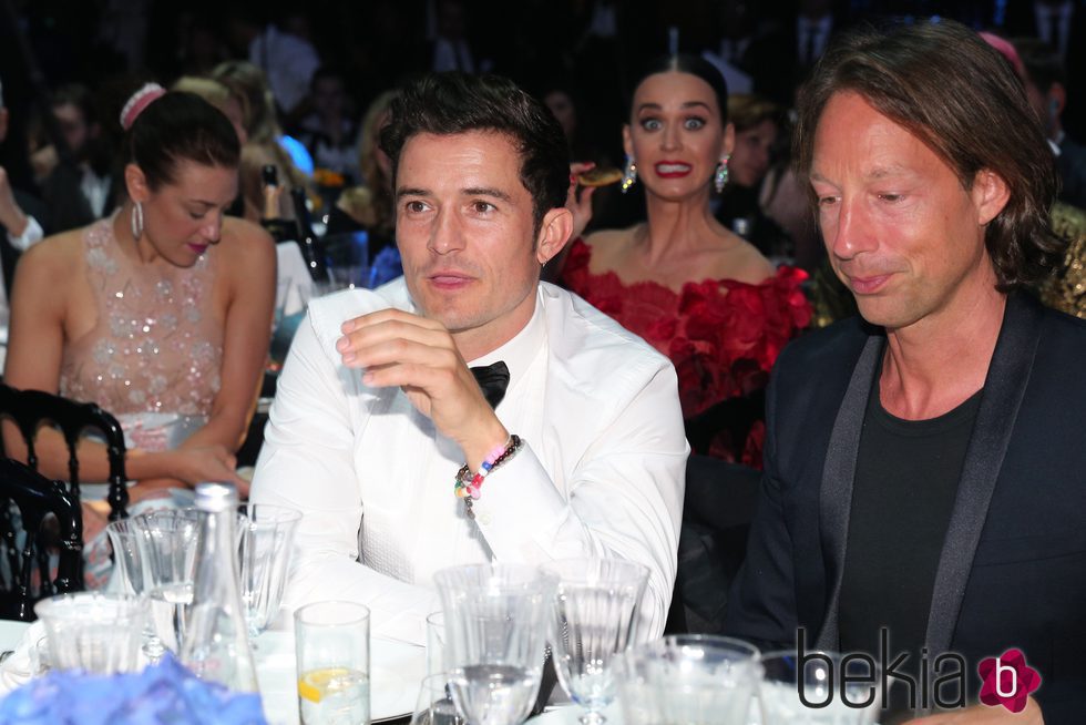 Orlando Bloom y Katy Perry en la Gala amfAR de Cannes 2016