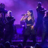  Ariana Grande en su actuación en los Premios Billboard 2016