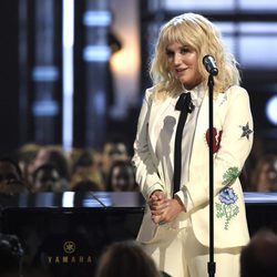 Kesha en su actuación de los Premios Billboard 2016