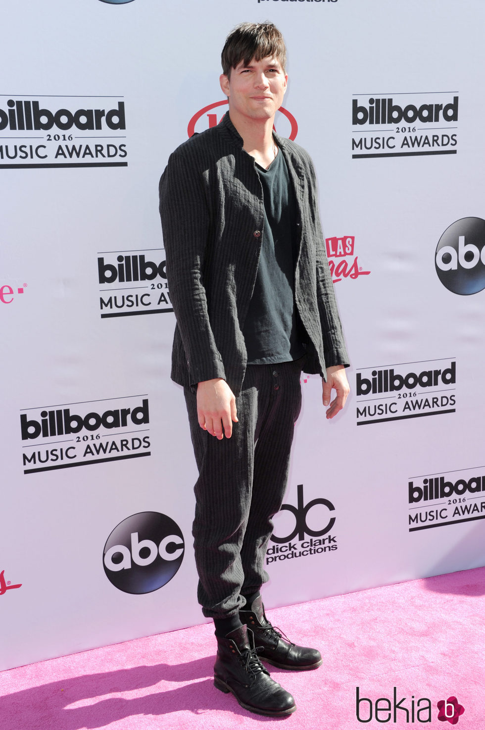 Ashton Kutcher en los Premios Billboard 2016