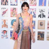 Daisy Lowe en la fiesta del 100 aniversario de Vogue en Londres