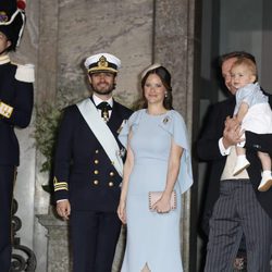 Carlos Felipe de Suecia, Sofia Hellqvist con Chris O'Neill y su hijo Nicolás en el bautizo de Oscar de Suecia