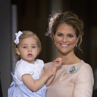 Magdalena de Suecia con su hija Leonor en el bautizo de Oscar de Suecia