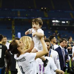 Pilar Rubio y su hijo Sergio en la final de la Champions League 2016