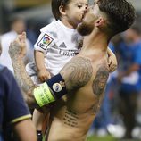 Sergio Ramos con su hijo Sergio en la final de la Champions League 2016