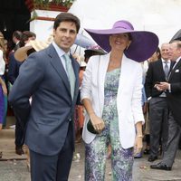 Fran Rivera y Lourdes Montes durante la boda de Marta Cadaval en Sevilla