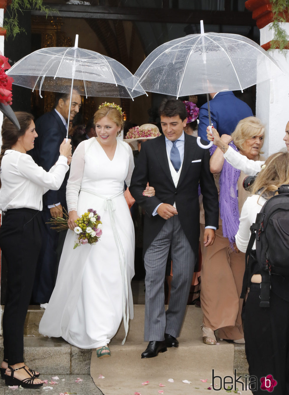 Marta Cadaval y Jaime Núñez Mendo recién casados en Sevilla