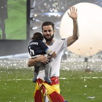 Nacho Fernández con su hija Alejandra en la celebración de la undécima Champions en el Santiago Bernabéu