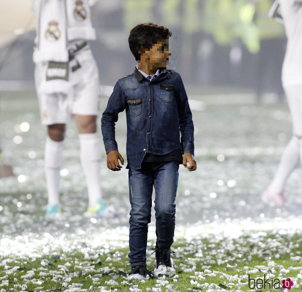 Cristiano Ronaldo Jr en la celebración de la undécima Champions en el Santiago Bernabéu